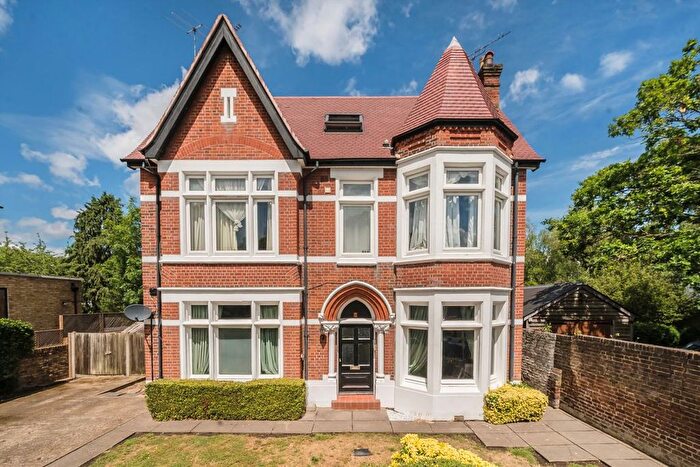 3 Bedroom Flat To Rent In Grange Road, Ealing, W5