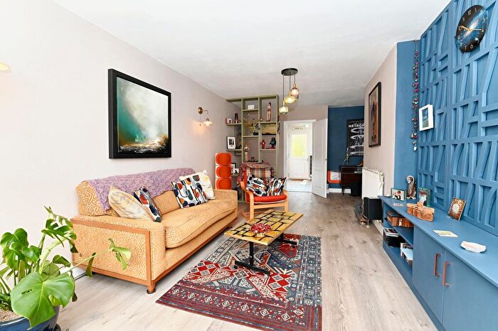 2 Bedroom Semi-Detached House For Sale In Avon Close, Worsley, M28