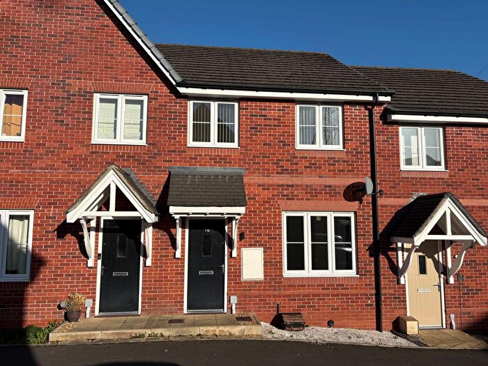 3 Bedroom Terraced House To Rent In Fernilee Close, Stoke-On-Trent, ST6