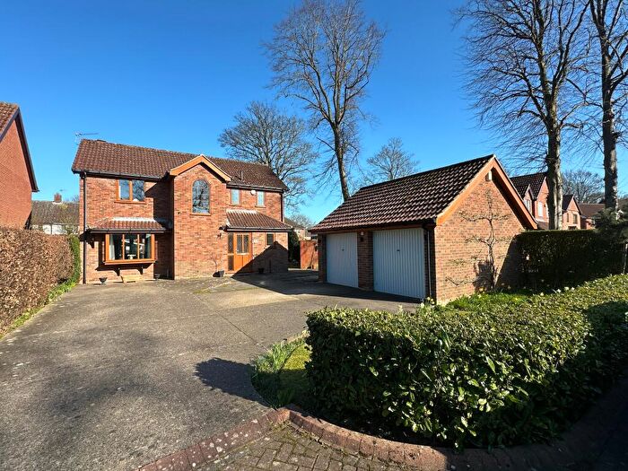 4 Bedroom Detached House For Sale In Bracken Park, Scartho, Grimsby, DN33