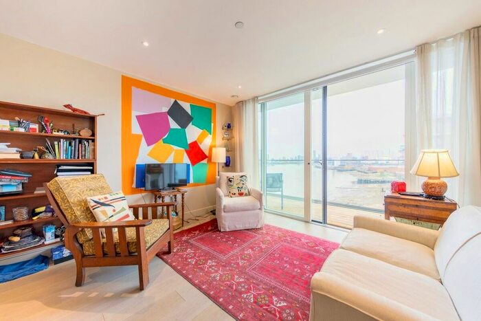 2 Bedroom Flat For Sale In Wyndham Apartments, River Gardens Walk Greenwich, SE10