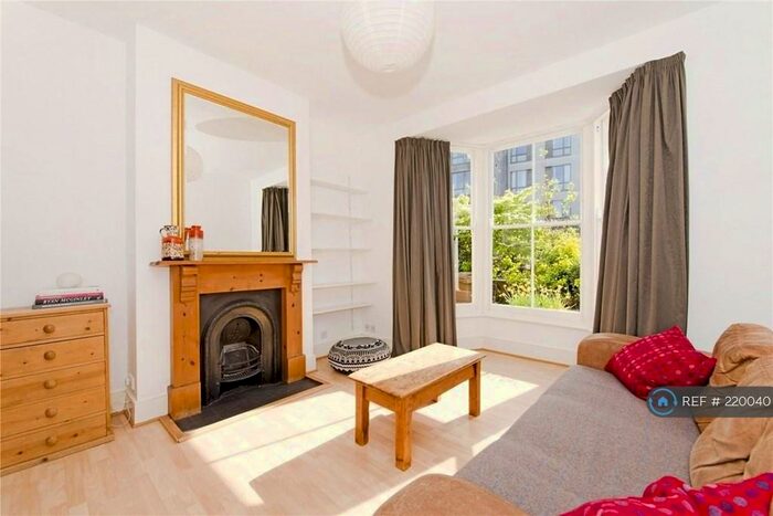 3 Bedroom Terraced House To Rent In Green Lanes, London, N16