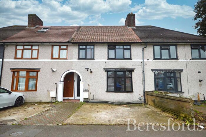 3 Bedroom Terraced House For Sale In Green Lane, Dagenham, RM8