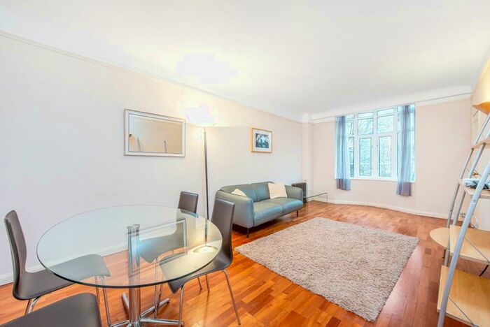 2 Bedroom Apartment To Rent In Grove End Road London, NW8
