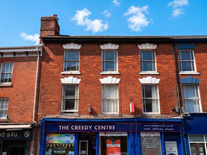 2 Bedroom Flat To Rent In High Street, Crediton, EX17