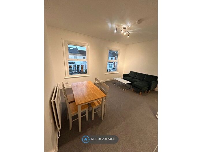 2 Bedroom Flat To Rent In Alderbrook Road, London, SW12