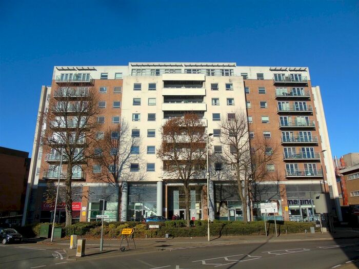 2 Bedroom Flat To Rent In Wilmington Close, Watford, WD18