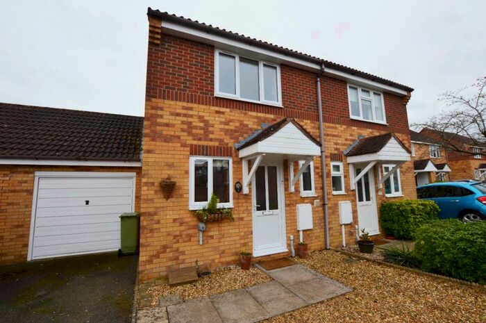 2 Bedroom Semi-Detached House To Rent In Anding Close, Olney, MK46