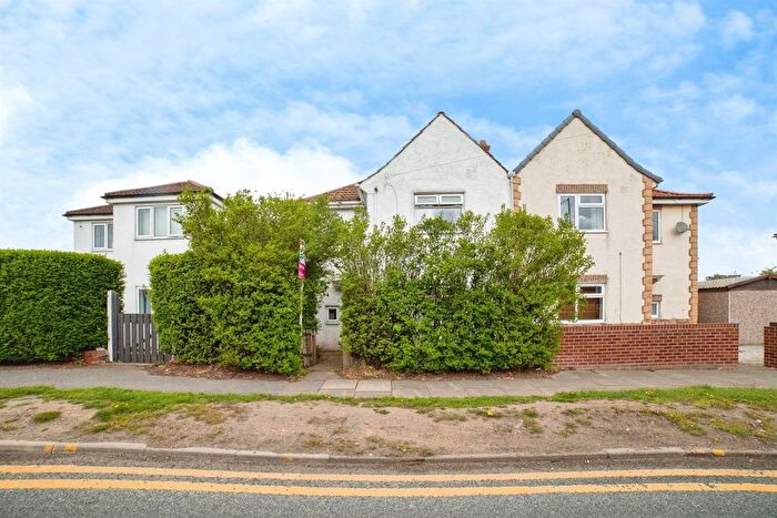 4 Bedroom Semi Detached House For Sale In Warmsworth Road, Balby, Doncaster, DN4