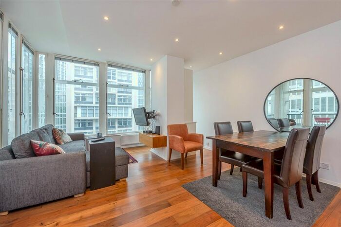 2 Bedroom Flat To Rent In South Block, Metro Central Heights, Newington Causewa, Elephant And Castle, SE1