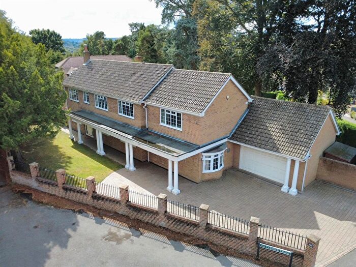 5 Bedroom Detached House For Sale In Andover Road, Newbury, RG14