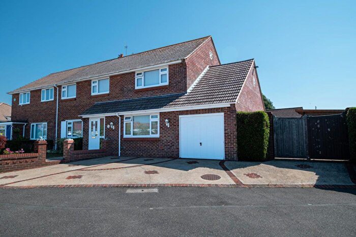 4 Bedroom Semi-Detached House For Sale In Talbot Road, Bedhampton, PO9