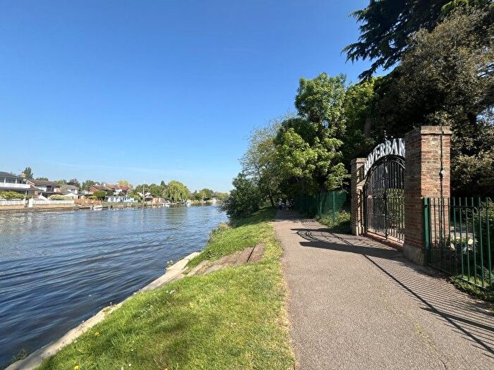 2 Bedroom Flat To Rent In Staines, Surrey, TW18