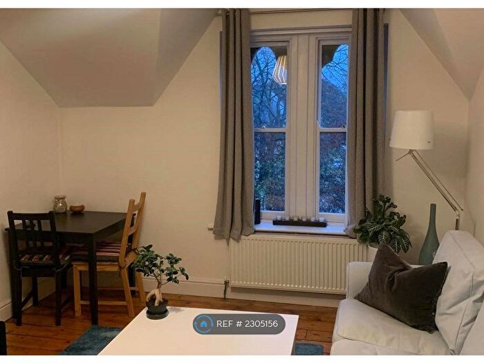 2 Bedroom Flat To Rent In Cathedral Road, Cardiff, CF11