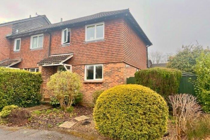 2 Bedroom End Of Terrace House To Rent In Kensington Fields, Southampton, SO45