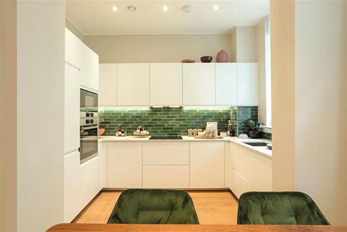 3 Bedroom Flat To Rent In Copperworks Wharf London, E15