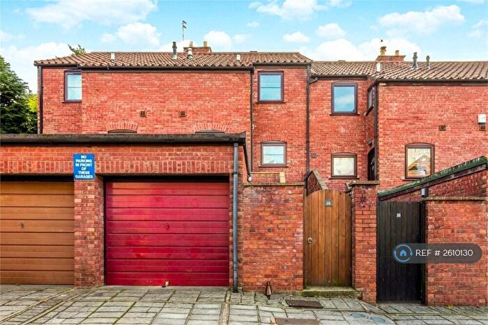 2 Bedroom Terraced House To Rent In Quarry Steps, Bristol, BS8