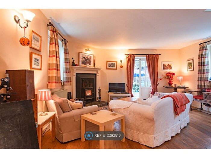 2 Bedroom Semi-Detached House To Rent In School House, Waltham, Canterbury, CT4