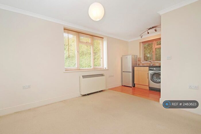 1 Bedroom Flat To Rent In Bramble Lane, Amersham, HP7