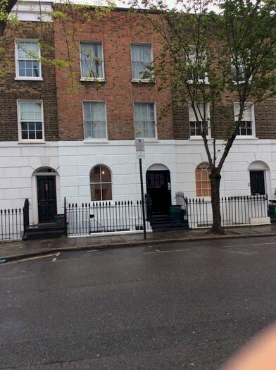 Studio To Rent In St Peter's Street, Islington / Angel, N1