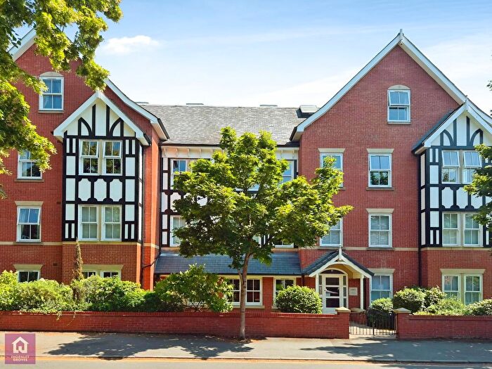 3 Bedroom Flat For Sale In Groby Road, Altrincham, Greater Manchester, WA14
