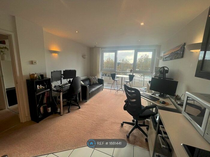 1 Bedroom Flat To Rent In Western Gateway, London, E16