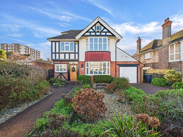 6 Bedroom Detached House For Sale In Bath Road, Worthing, BN11