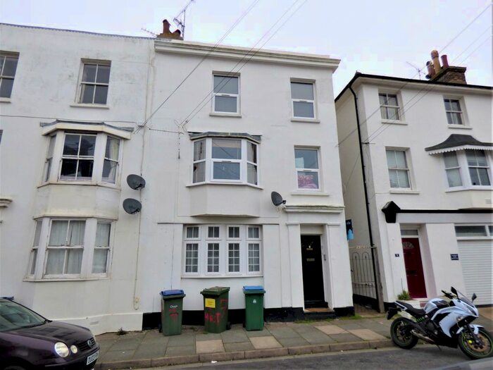 Studio To Rent In Western Road, Littlehampton, BN17