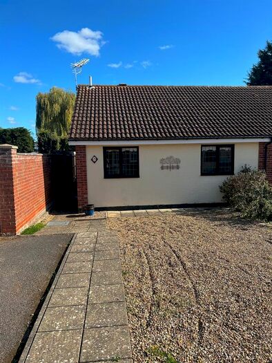 2 Bedroom Bungalow To Rent In Trinity Close, Kesgrave, Ipswich, IP5