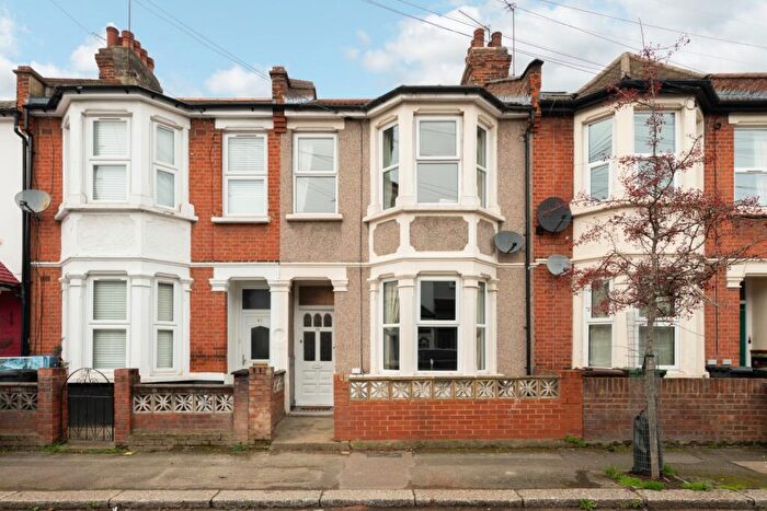 4 Bedroom Terraced House For Sale In Melford Road, Leytonstone, London, E11