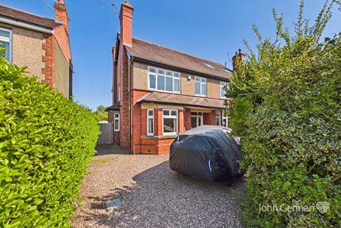 4 Bedroom Semi-Detached House For Sale In Rising Brook, Stafford, ST17