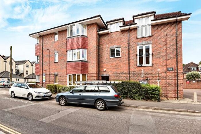 2 Bedroom Apartment For Sale In Oddfellows Road, Newbury, RG14