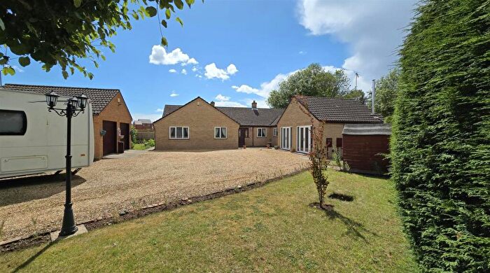 4 Bedroom Detached Bungalow For Sale In London Road, Long Sutton, PE12