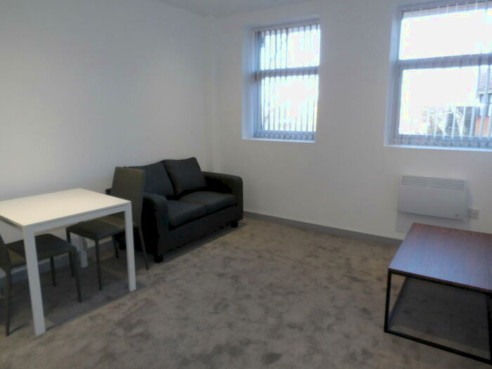 1 Bedroom Flat To Rent In Chaucer Walk, BB1