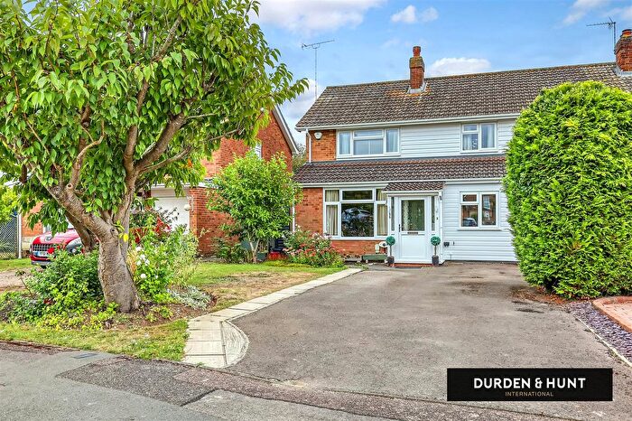4 Bedroom Semi-Detached House For Sale In Orchard Piece, Blackmore, CM4