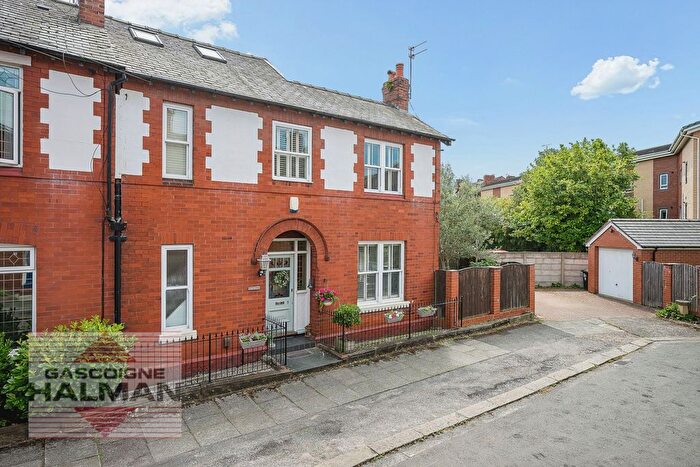 3 Bedroom End Terrace House For Sale In Anfield Road, Sale, M33