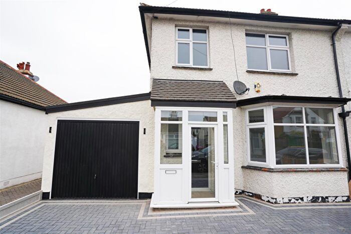 3 Bedroom Semi Detached House To Rent In North Avenue, Southend-On-Sea, SS2