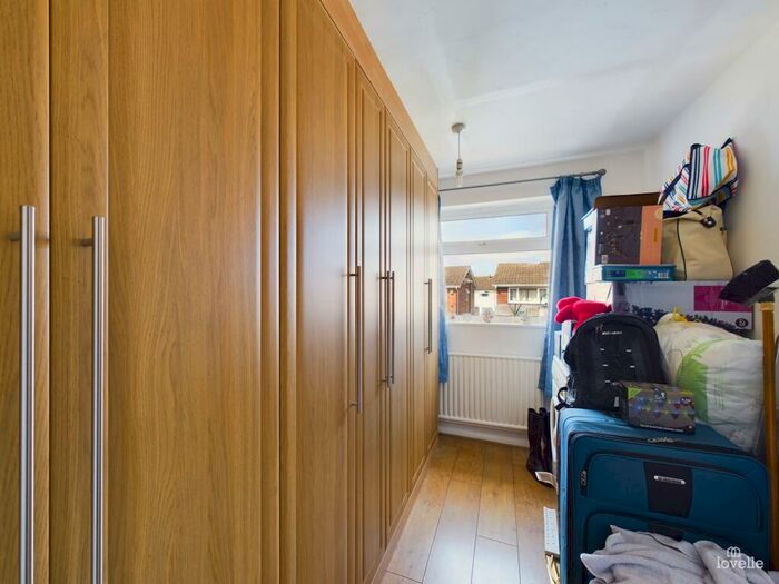 3 Bedroom Semi-Detached House For Sale In Whitfield Road, Scunthorpe, DN17