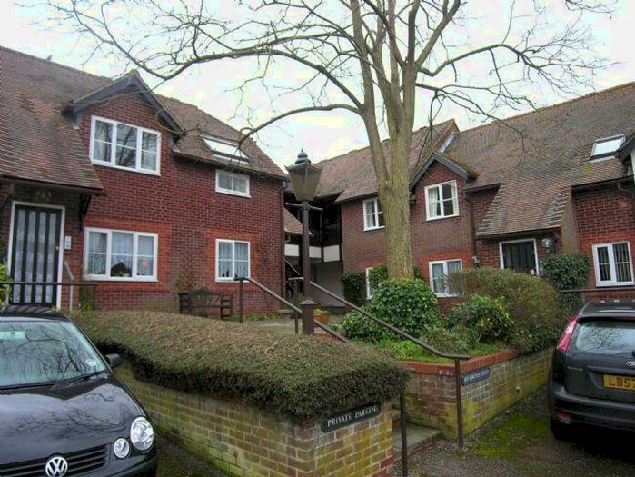 2 Bedroom Flat To Rent In Thame, OX9
