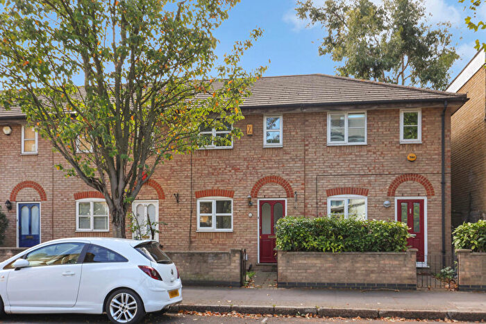 2 Bedroom Terraced House To Rent In Bishops Way, London, E2