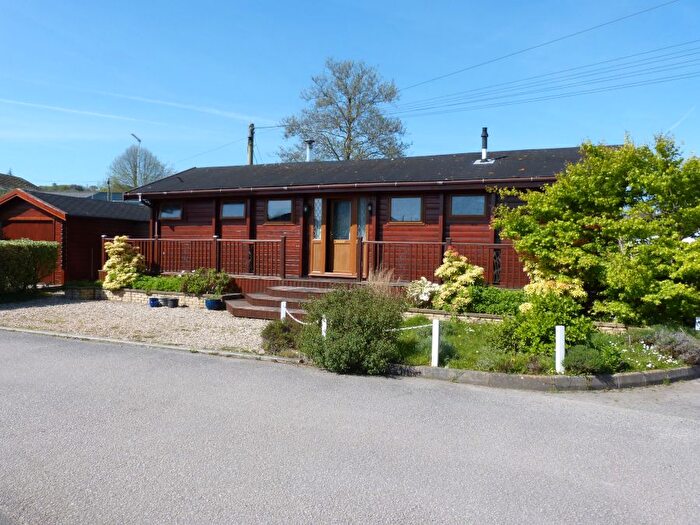 2 Bedroom Park Home For Sale In Snowlands Park, Par, PL24