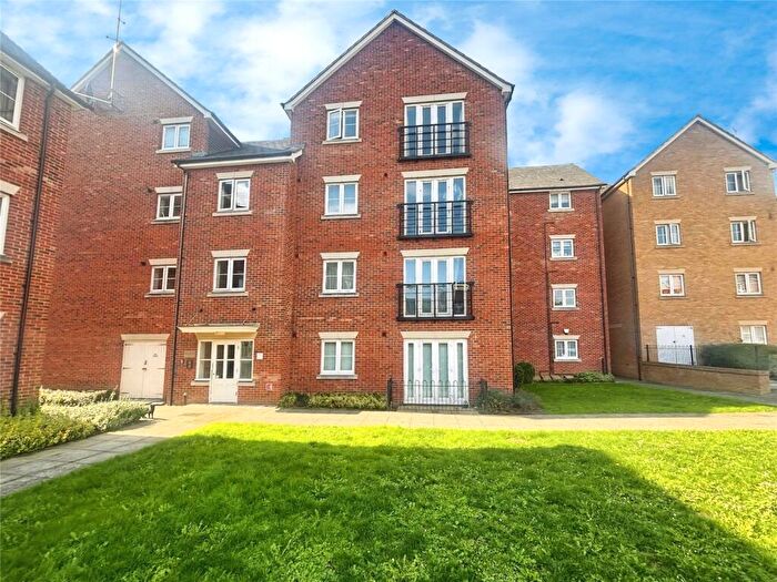 2 Bedroom Flat For Sale In Sealand Drive, Rochester, Kent, ME2