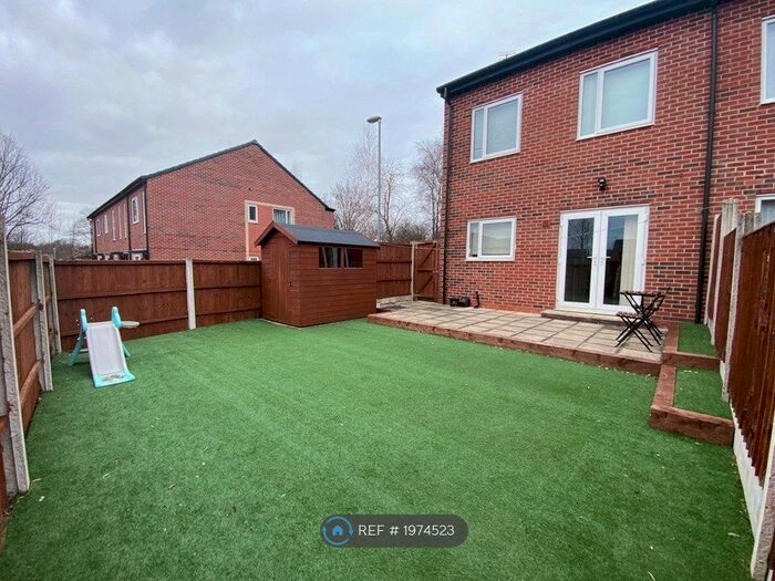 3 Bedroom End Of Terrace House To Rent In Edward Avenue, Salford, M6