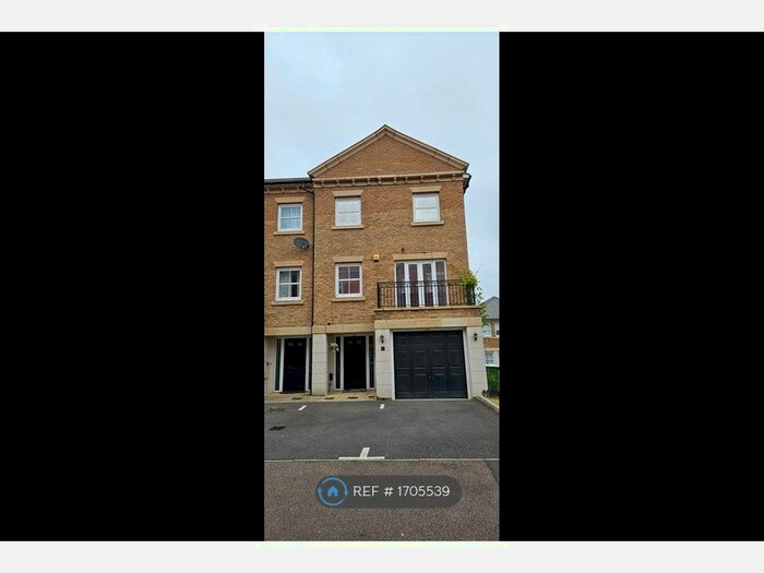 4 Bedroom End Of Terrace House To Rent In Crimson Road, Erith, DA8