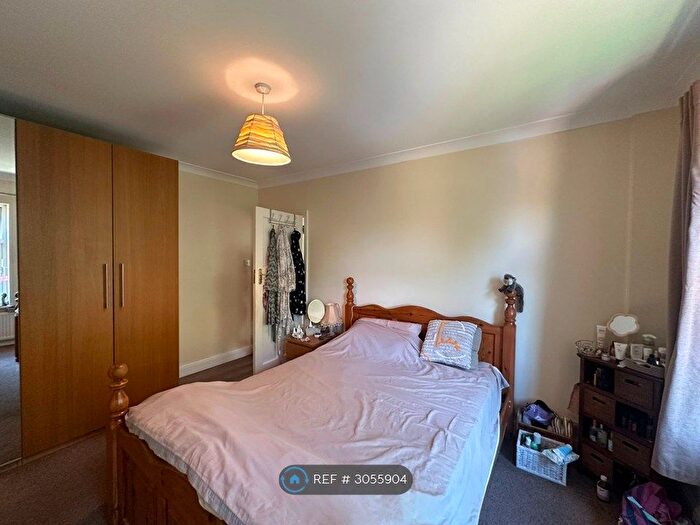 2 Bedroom Maisonette To Rent In The Close, Harrow, HA2