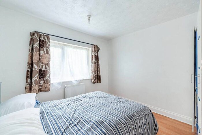 5 Bedroom Detached House To Rent In Kinross Close, , Edgware, HA8