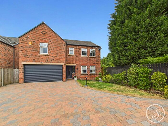 5 Bedroom Detached House To Rent In Thorpe Park Gardens, Leeds, LS15