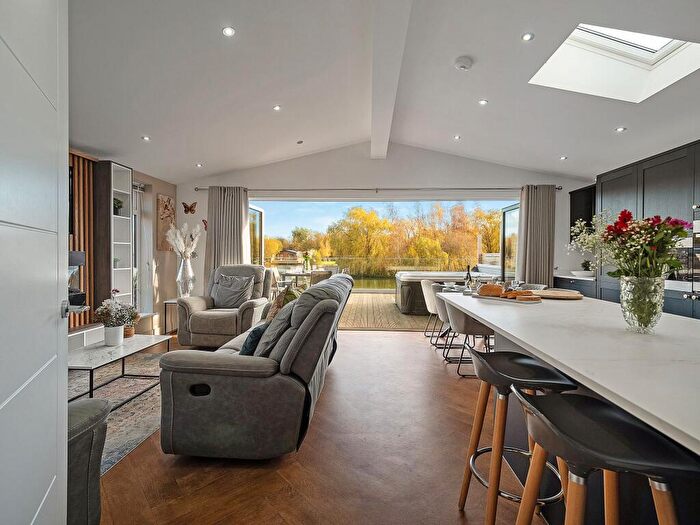 4 Bedroom Lodge For Sale In The Kestrel Lodge, Noah's Retreat, Barton Street, Grimsby, Lincolnshire, DN37