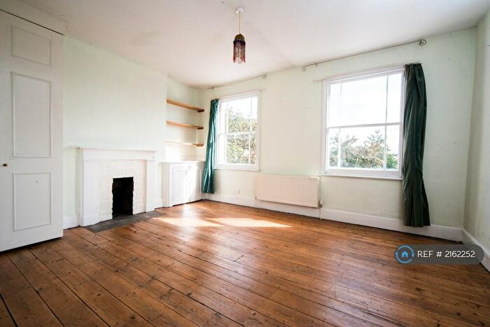 3 Bedroom Maisonette To Rent In York Way, London, N7