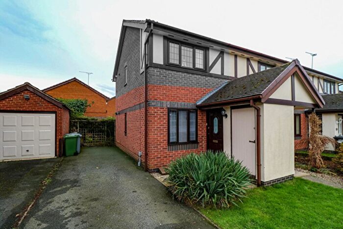 2 Bedroom Flat To Rent In Kestrel Drive, Coppenhall, Crewe, CW1